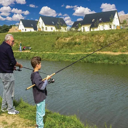 Three-bedroom Holiday In Linstow