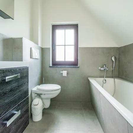 Three-bedroom Holiday In Linstow بيت للعطل